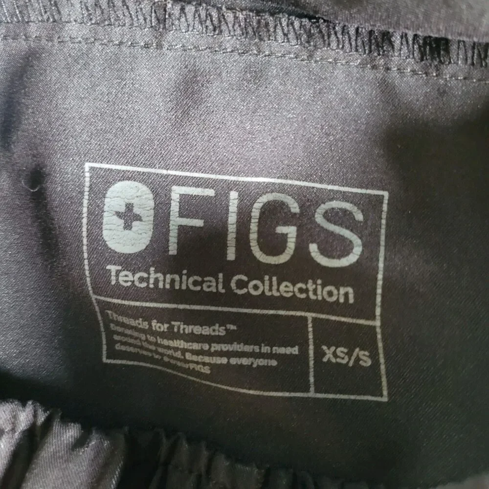 FIGS Mens Technical Collection 2-Piece Scrub Set Size S Chisec Top Tansen Jogger